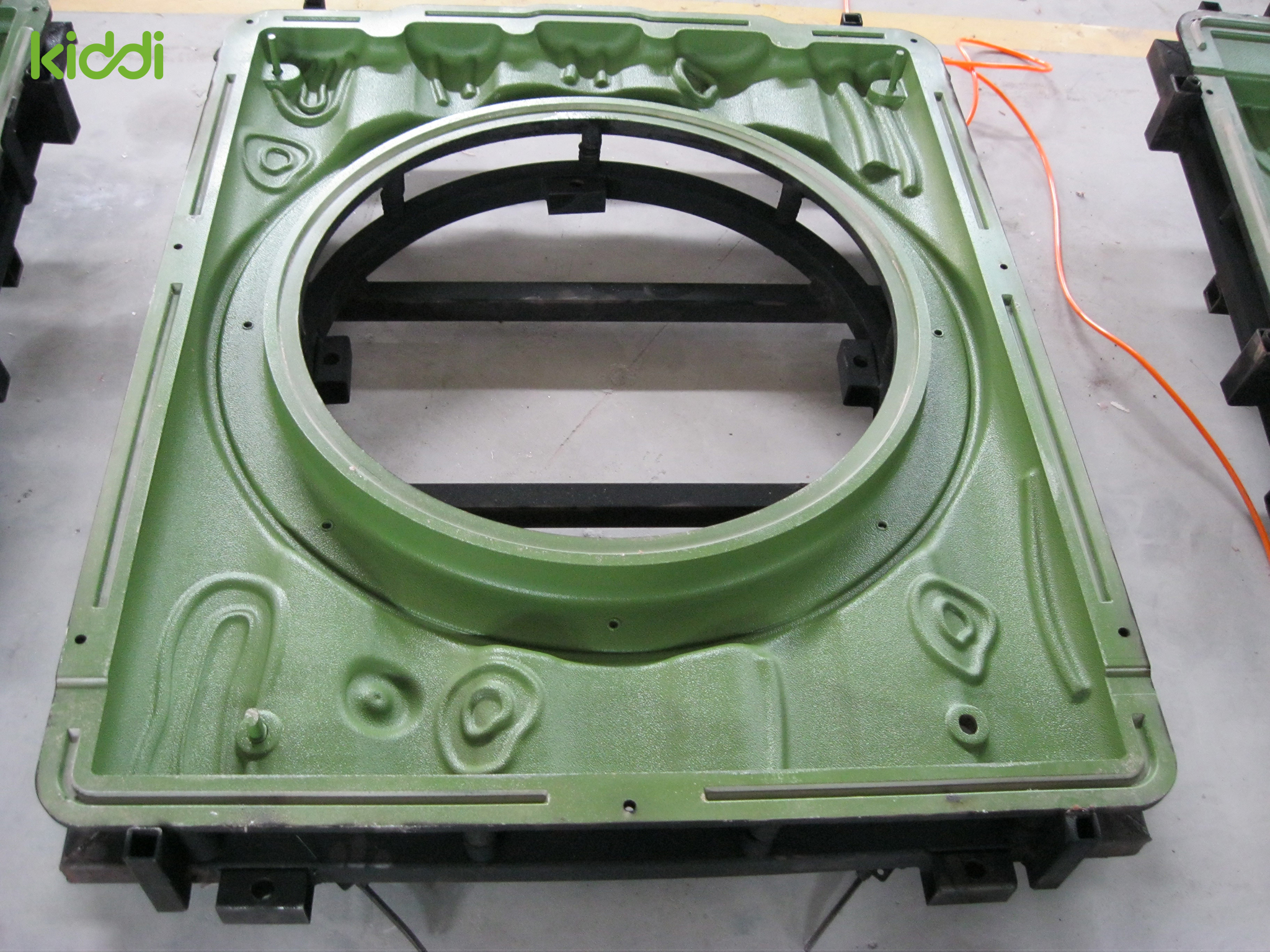 Moldeo rotacional de aluminio para el panel plástico del equipo del patio con el Teflón cubierto