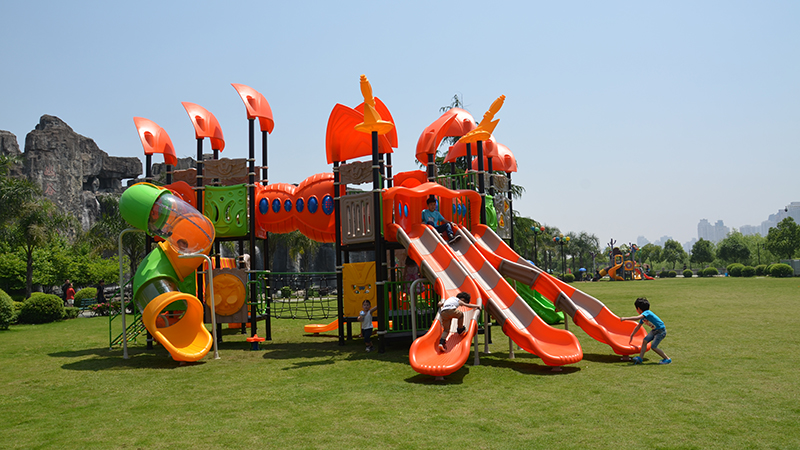 Molde rotacional para instalaciones recreativas