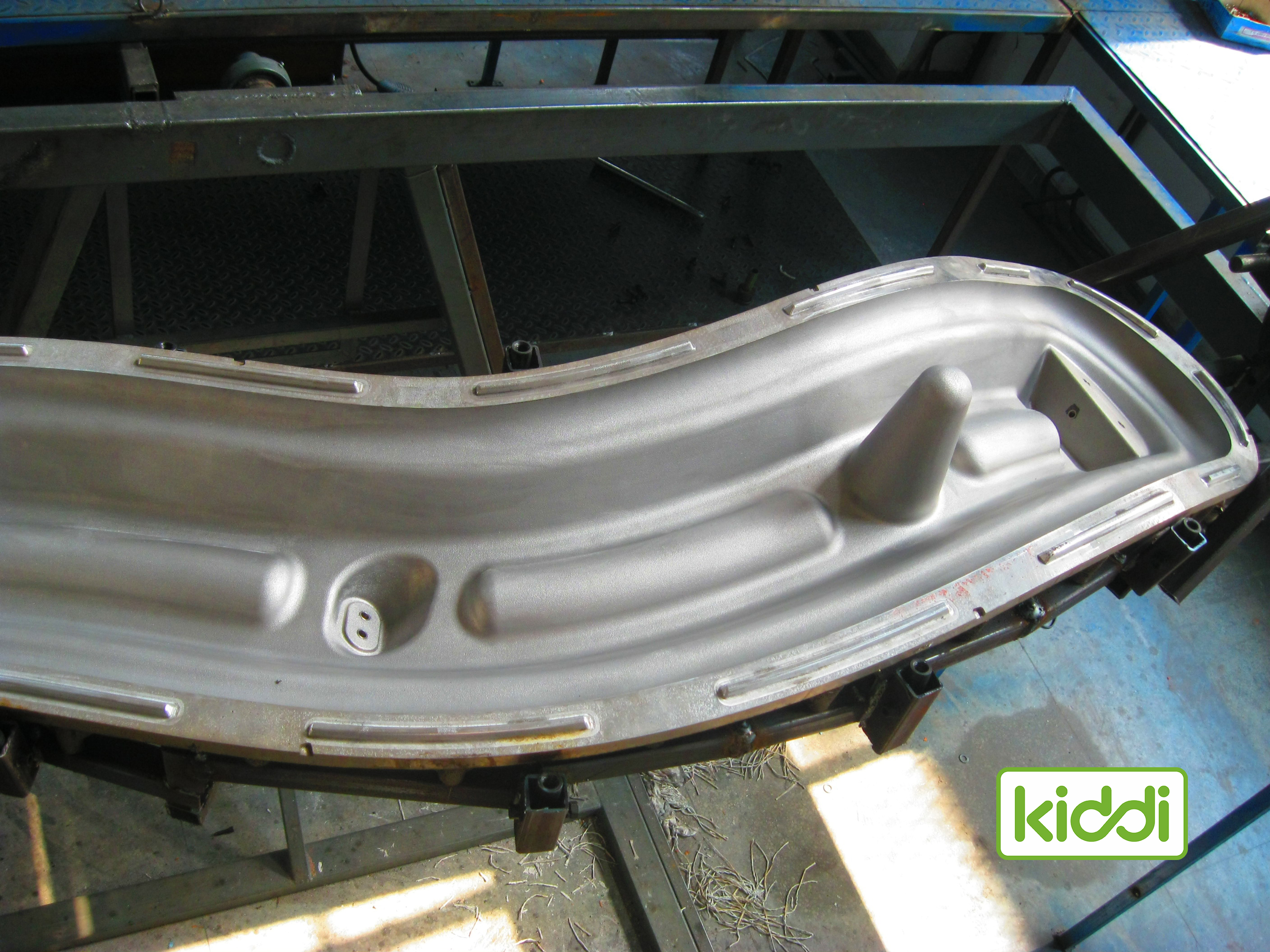 Molde rotacional de aluminio para tobogán tipo plátano de plástico para equipos de juegos infantiles